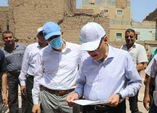 محافظ المنيا يراجع عدد من...