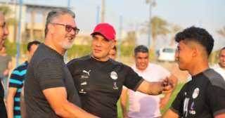 ميكالى يؤازر منتخب الناشئين قبل...