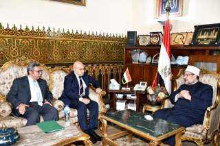 وزير الأوقاف يستقبل كلا من...