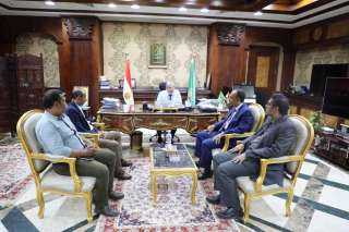 محافظ المنيا يستقبل مدير فرع...