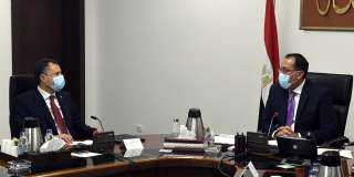 رئيس الوزراء يلتقى وزير السياحة...