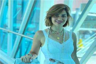 شاهد..منة فضالي تخطف الأنظار في...
