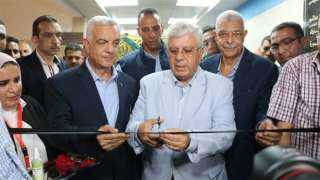 وزير التعليم العالي ورئيس جامعة...