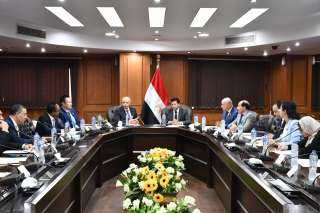 وزير الرياضة يبحث التعاون المشترك...