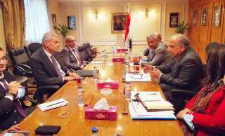 وزير قطاع الأعمال العام يلتقي...