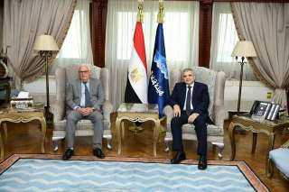 محافظ بورسعيد يشيد بنجاح رجال...