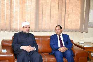 وزير الأوقاف ورئيس الجهاز المركزي...
