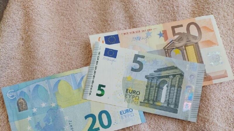 انخفاض اليورو مقابل الدولار بعد بيانات اقتصادية