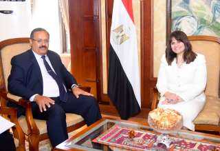 وزيرة الهجرة تلتقي سفير مصر...