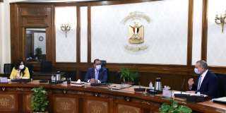 رئيس الوزراء يُتابع الموقف التنفيذي...