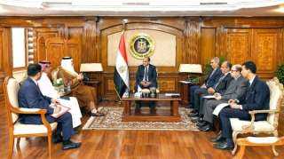 وزير التجارة يبحث مع سفير...