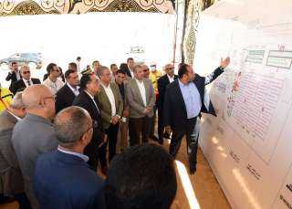رئيس الوزراء يتفقد أعمال توسعات...