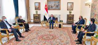 الرئيس السيسى يتسلم دعوة نظيره...