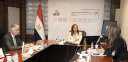وزيرة التخطيط والرئيس التنفيذي للمؤسسة...