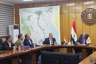وزير القوى العاملة يبدأ لقاءاته...