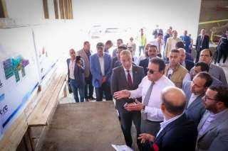 وزير الصحة يتفقد مشروع إنشاء...