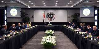 رئيس الوزراء يتابع  الجدول...