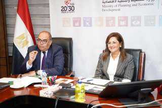 وزيرة التخطيط والتنمية الاقتصادية تتابع...