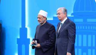 تكريم شيخ الأزهر في كازاخستان...