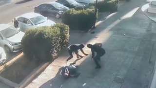 بالفيديو.. مواطن لبناني يتعرض للسلب...