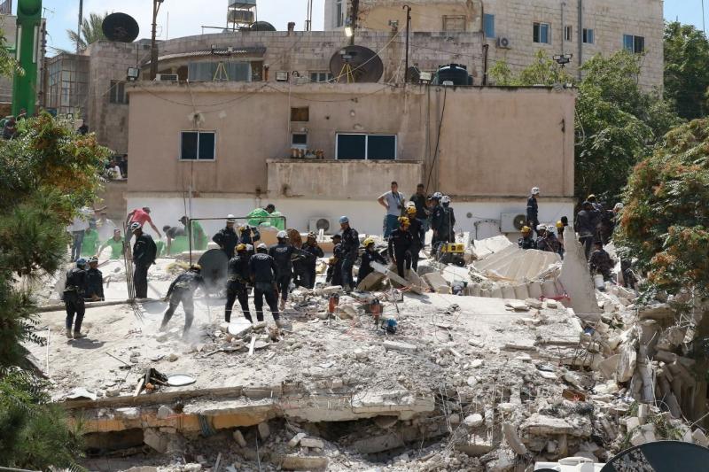 ارتفاع حصيلة انهيار مبنى في عمان إلى 14 قتيلًا