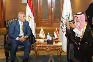في لقاء بين ”شحاتة”و”عبدالله ابو...
