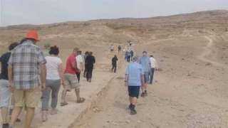 وفد سياحي متعدد الجنسيات يزور...