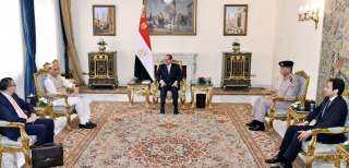 الرئيس السيسي يستقبل وزير الدفاع...
