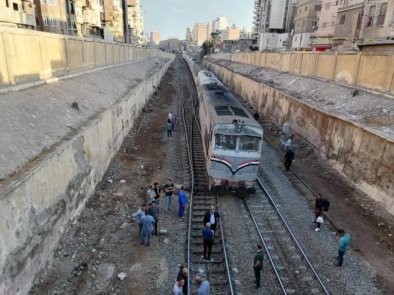 خروج عربتى قطار مطروح عن مسارهما بالبحيرة دون خسائر
