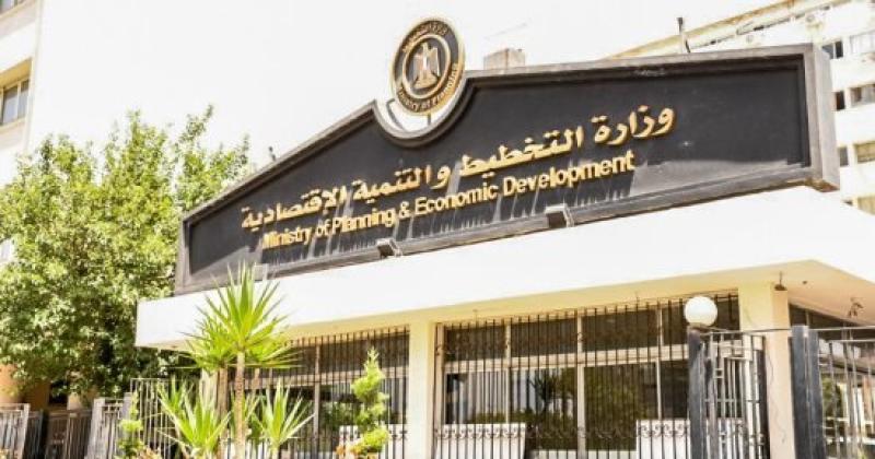 وزارة التخطيط: الحكومة ترفع استثماراتها فى المشروعات الخضراء بنسبة 100% عام 2030