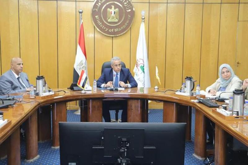 ”شحاتة” يوجه بتطوير منظومة المعلومات  وحصول المواطن على خدماته من الوزارة بمصداقية