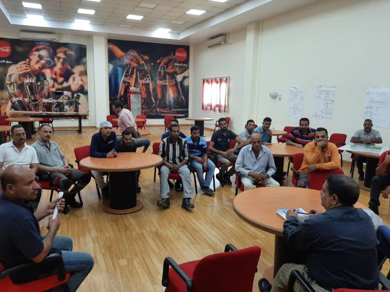 ”قوى عاملة ”اسيوط : توعية عمال وأصحاب اعمال بالحقوق والواجبات.