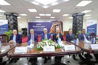 وزير التعليم العالي يشيد بدور...