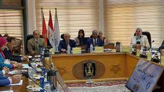 محافظ بورسعيد يشارك في اجتماع...