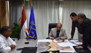أشرف عطية يعتمد لوحات مشروع...