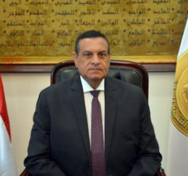 اللواء هشام آمنة وزير التنمية المحلية