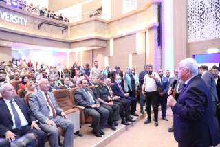 في أول يوم دراسة بالجامعات:...