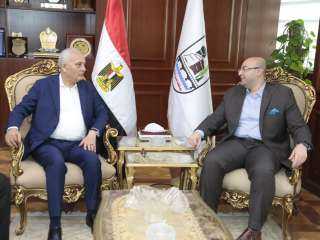 محافظ بني سويف يستقبل وزير...