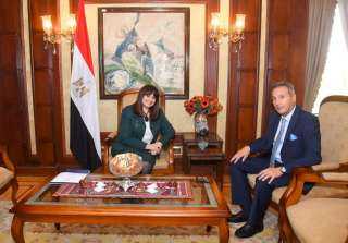 وزيرة الهجرة تستقبل رئيس مجلس...