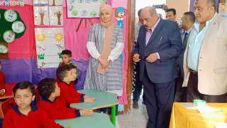 سكرتير عام الجيزة يتفقد مدرسة...