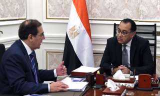 رئيس الوزراء يتابع مع وزير...