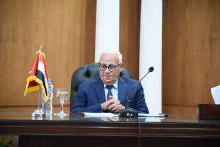 محافظ بورسعيد يترأس جلسة أعمال...