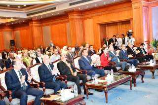 محافظ أسيوط يشارك وزير التنمية...