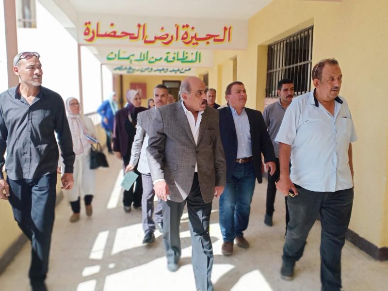 سكرتير عام الجيزة يتفقد مدرستي أحمد بهجت الرسميه المتميزه ومحمد كريم الاعداديه المشتركه بإدارة الهرم التعليمية