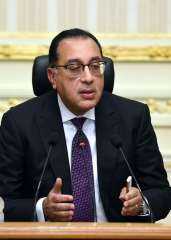 رئيس الوزراء يستعرض تقريرًا بشأن...