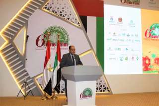 وزير الصناعة: تأهيل مصانع التمور...