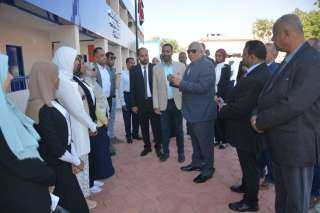 محافظ الوادي الجديد يشهد طابور...