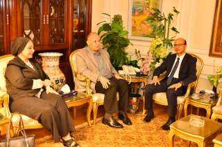 محافظ أسيوط يستقبل رئيس الجامعة...