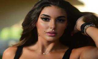 ياسمين صبري تستعرض جمالها عبر...