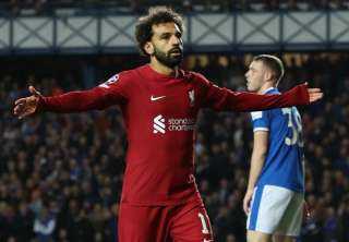 هاتريك محمد صلاح يقود ليفربول...